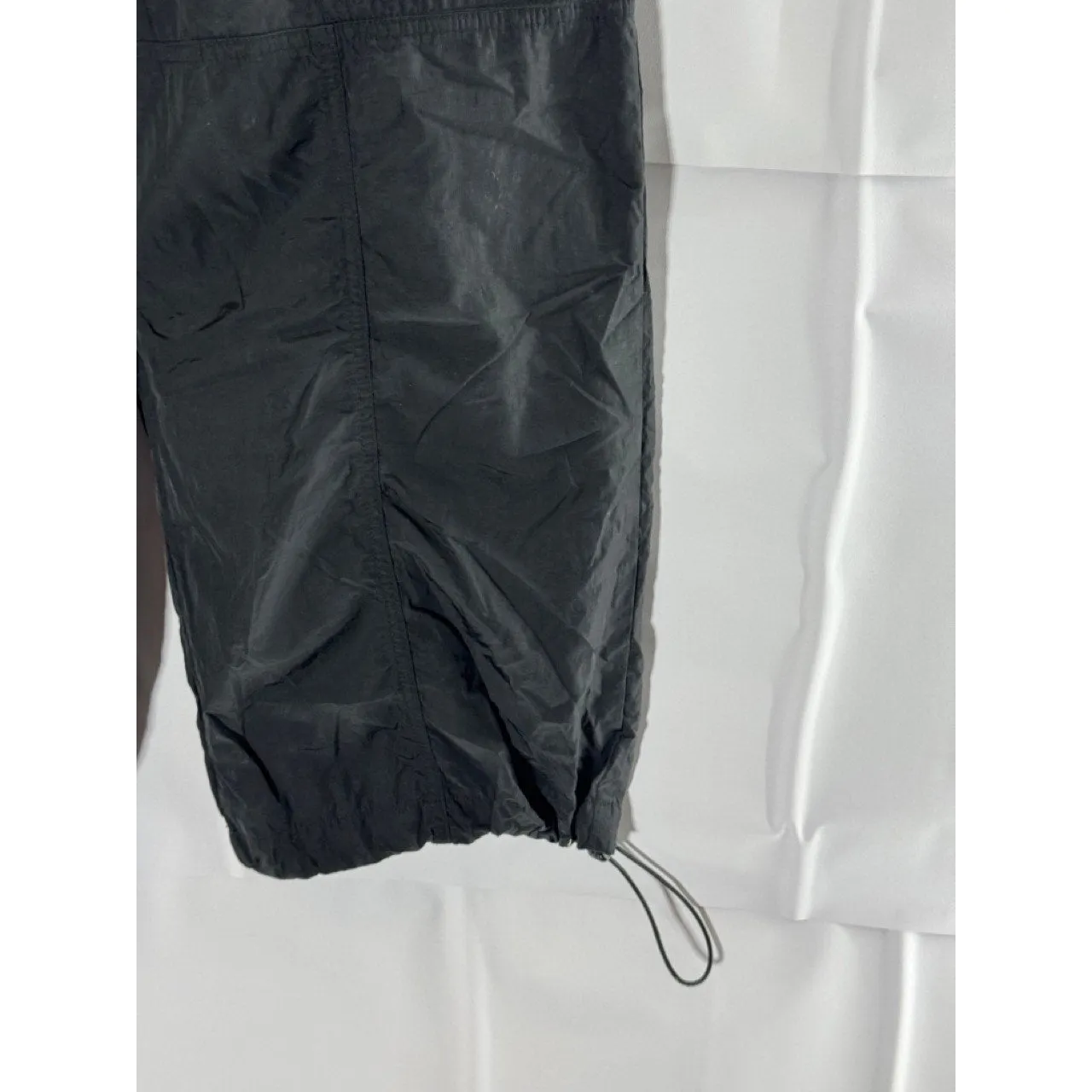 BDG By Urban Outfitters Women's Black Jemma Nylon Mid-Rise Cargo Pants SZ S