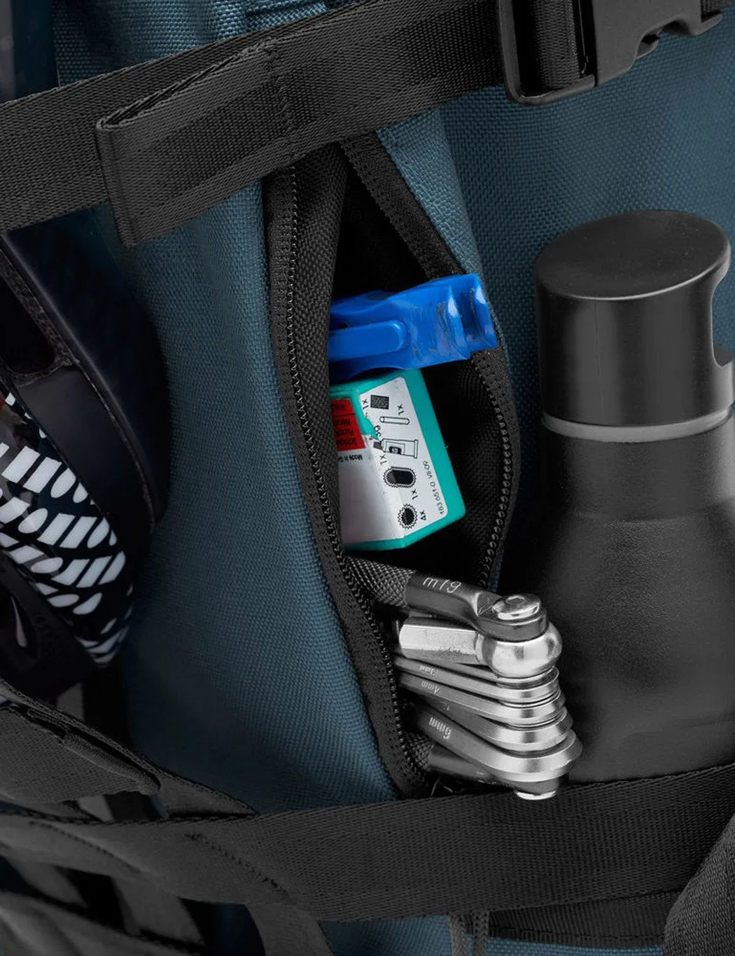 Chrome Barrage Cargo Backpack - Indigo/Black