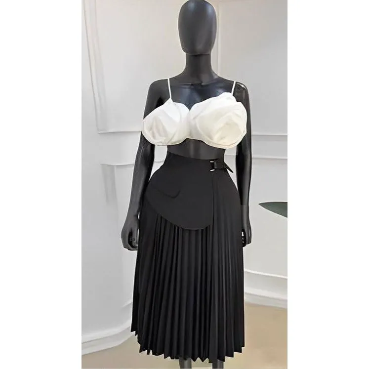 High waist Pleated Midi skirt.