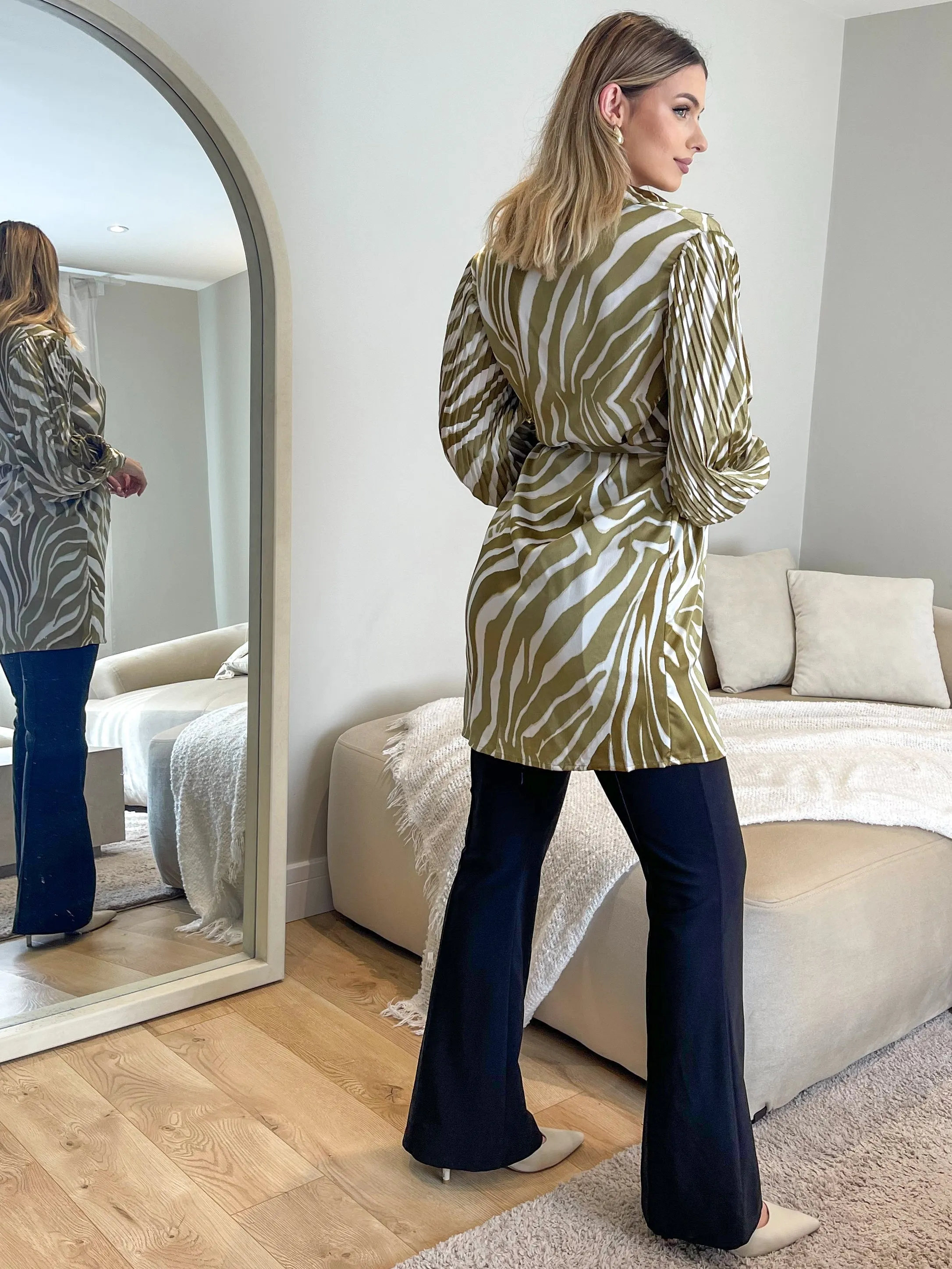 OLIVE PRINTED PLEATED LONG SLEEVE BELTED SHIRT DRESS