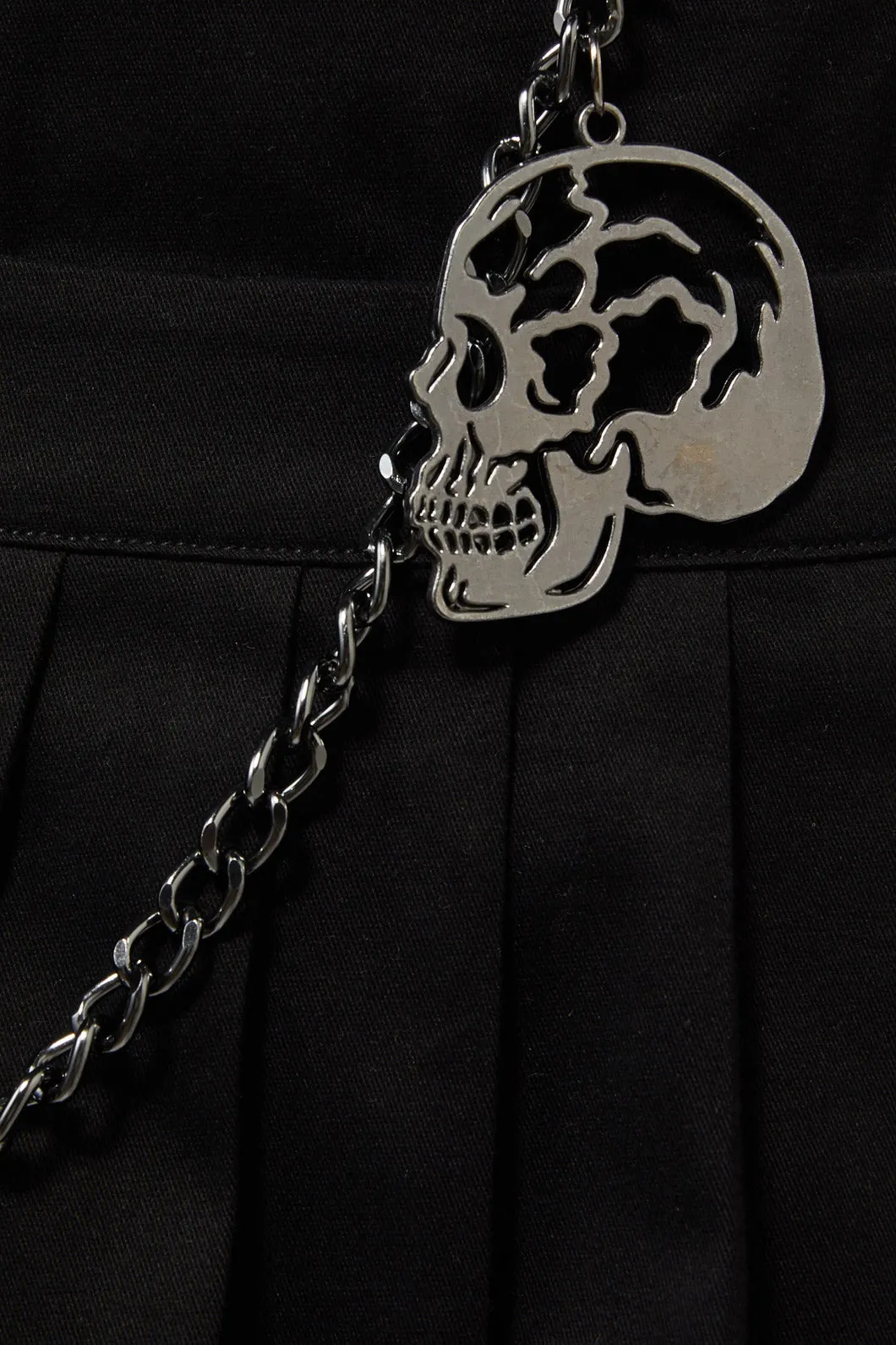 Pleated Pinny Skull Charm