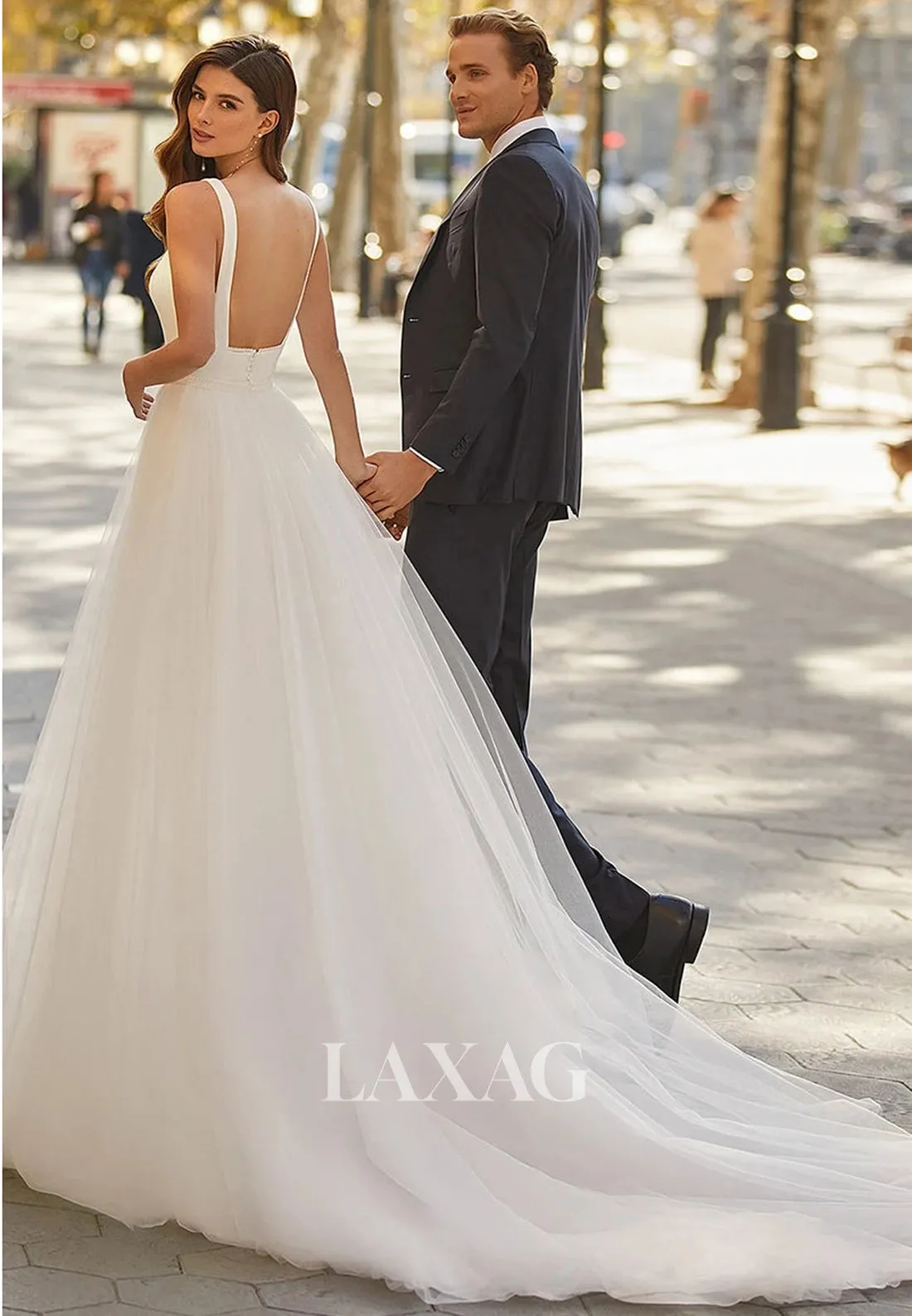 Square-Neck Straps Sleeveless Pleated Bride Gowns Off-Shoulder Tulle A-Line Wedding Dress with Train